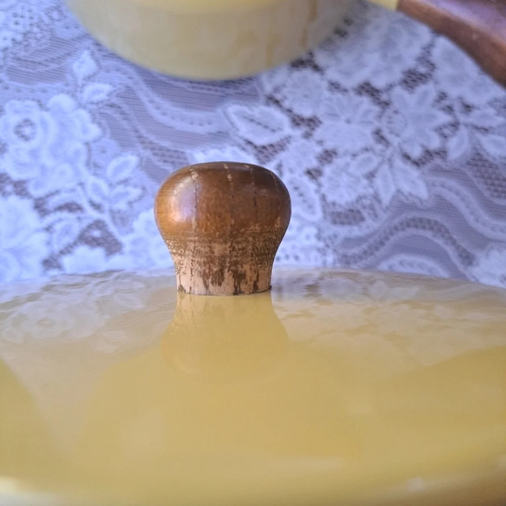 Vtg 60s MCM Mustard Yellow Enamel Fondue Pot w/ Lid Mod Dining Cookware Saucepan